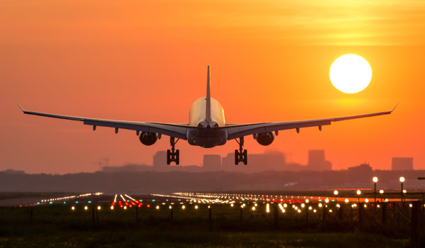 Shutterstock 419990866 Plane Landing